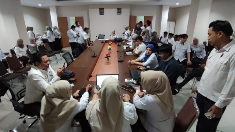 Fasilitasi Layanan Adminduk Digital, Disdukcapil Samarinda Lakukan Aktivasi IKD di Sekretariat DPRD dan Ingatkan Waspada Penipuan